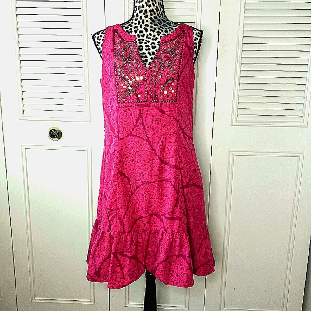 White House Black Market magenta sleeveless fit & flare dress M